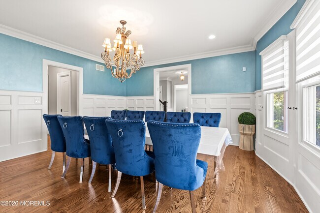 Building Photo - 558 Cedar Ave