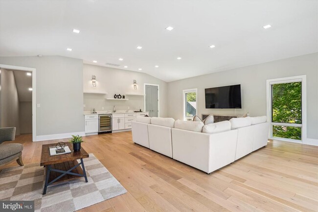 Building Photo - 5706 Nevada Ave NW