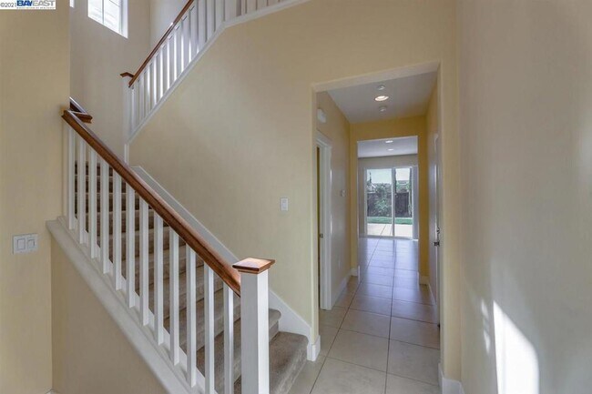 Building Photo - 18517 Admiral Way