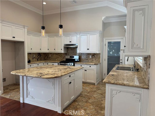 Building Photo - 4912 Hesperia Ave