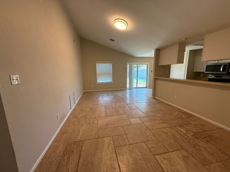 Building Photo - 3203 Bahia Dr