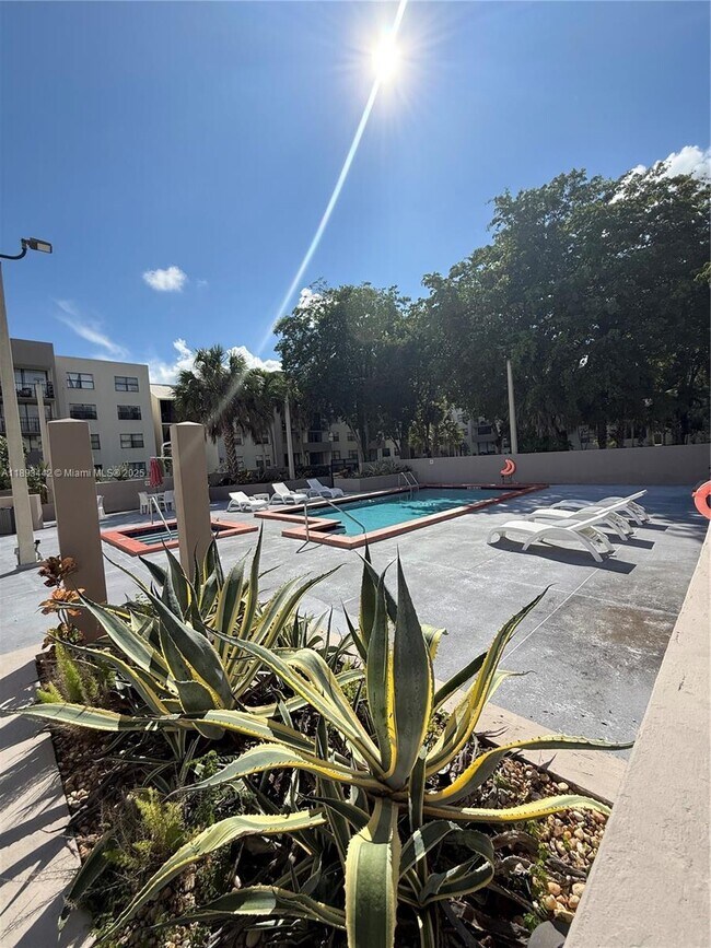 Building Photo - 8000 SW 149th Ave