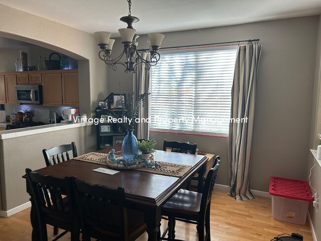 Building Photo - Charming Single-Story 3 Bedroom Home In South Natomas!!!