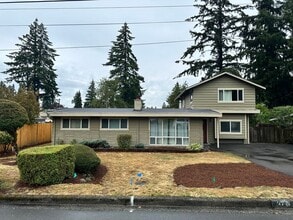 Building Photo - 4Bd/2Ba Bellevue Home