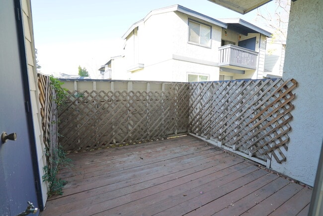 Building Photo - COMING SOON!  New Horizon 1 Bedroom Rental Condo in Saugus!