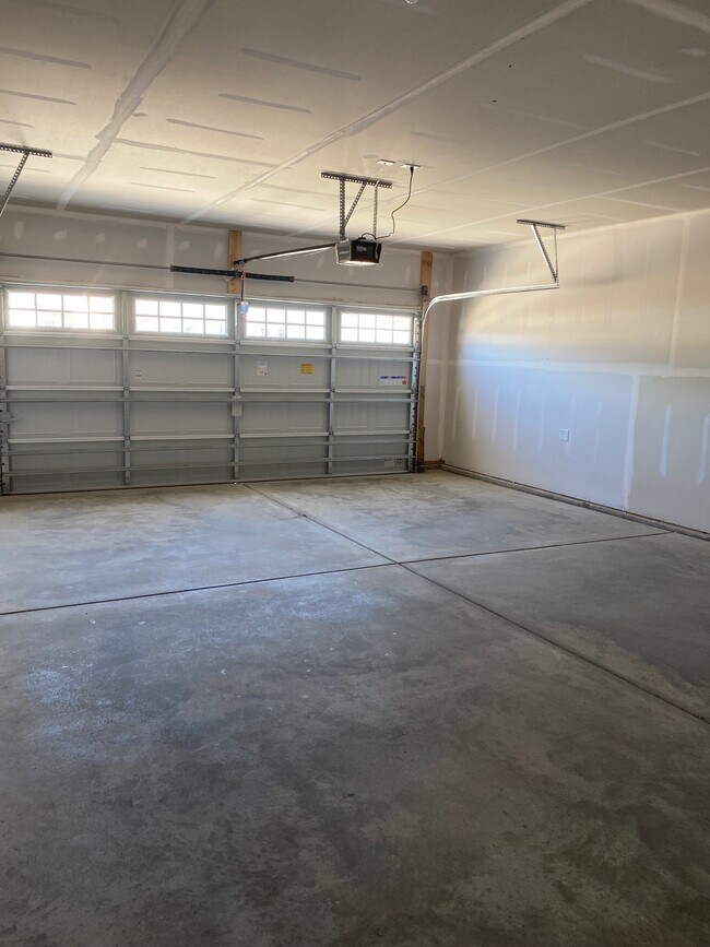 Building Photo - 1230 Flyfish Ave