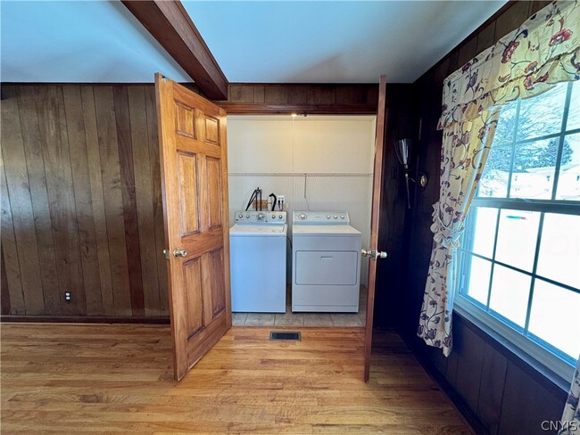 Building Photo - 5291 Abbe Dr