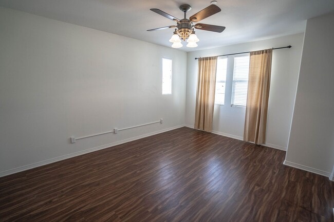 Building Photo - Charming 2-Bedroom Townhome with Office Sp...