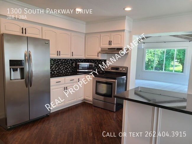 Building Photo - 1300 Parkway Dr