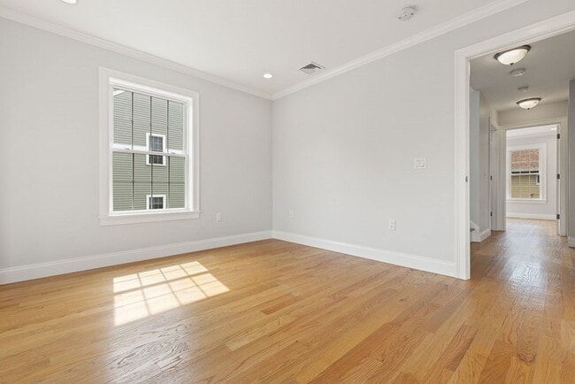 Building Photo - 58 Holton St