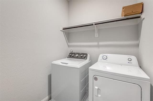 Building Photo - 6134 Blythe Dr