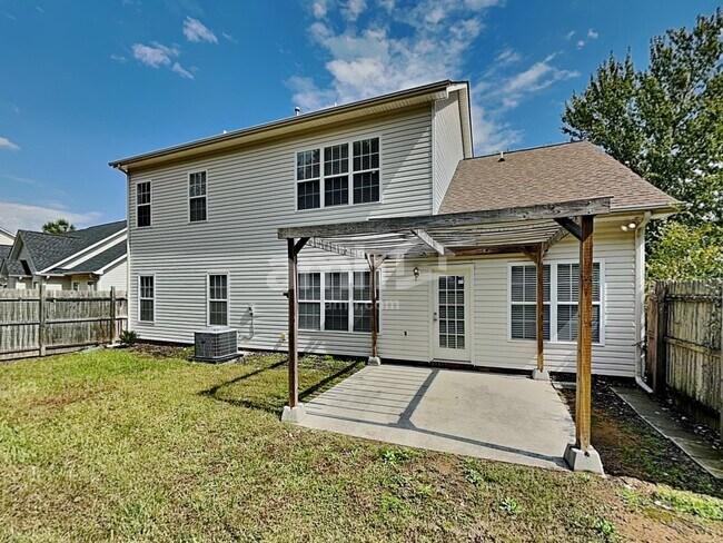 Building Photo - 2016 Sentinel Dr