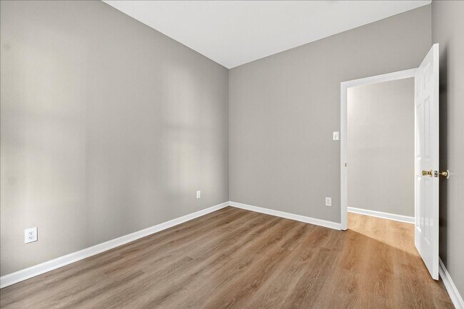 Building Photo - Lafayette Livin'