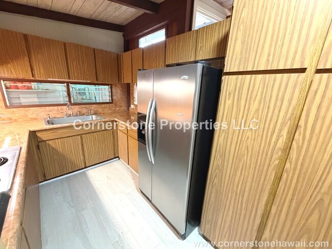 Building Photo - 1558 Hoonipo St