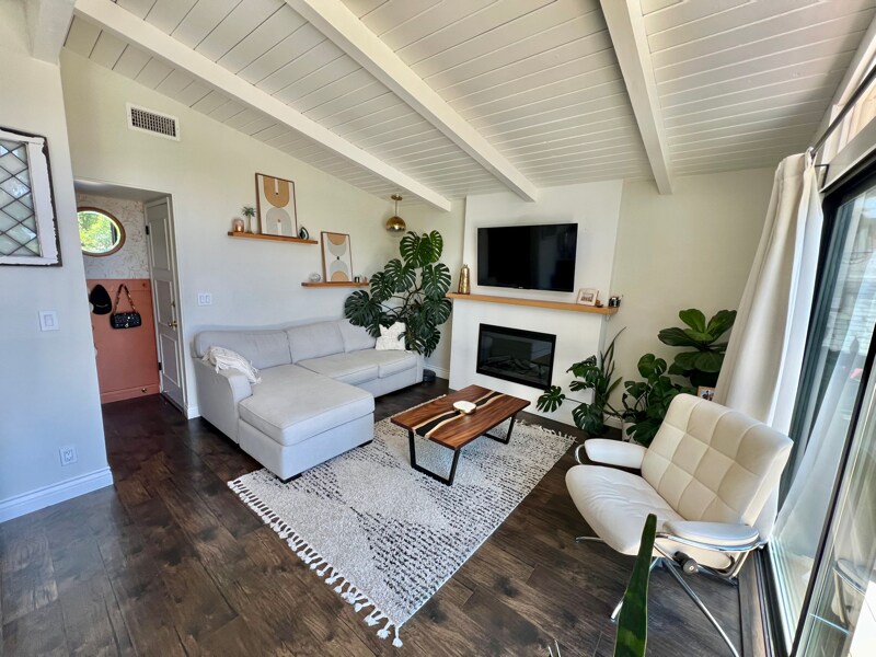 Building Photo - 726 Beall St