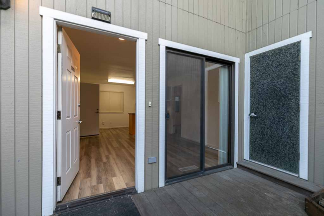 Building Photo - 2470 Bella Vista Ave