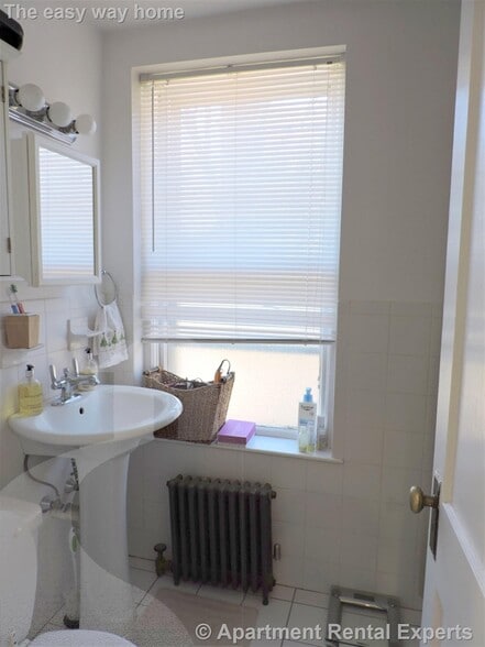 Building Photo - 331 Harvard St