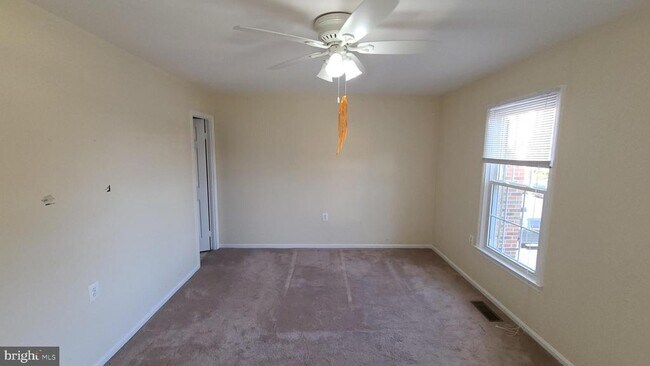Building Photo - 12151 Stallion Ct