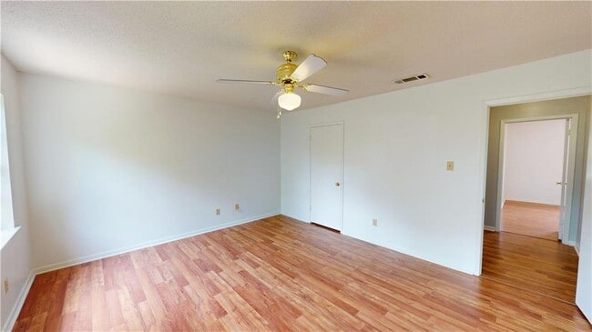 Building Photo - 212 Nack Ln