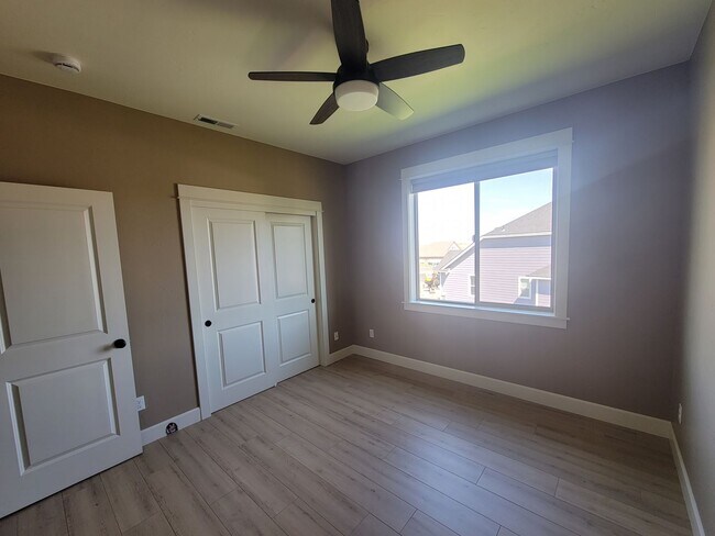 Building Photo - Luxurious 4-Bed Richland Home with Pool, H...