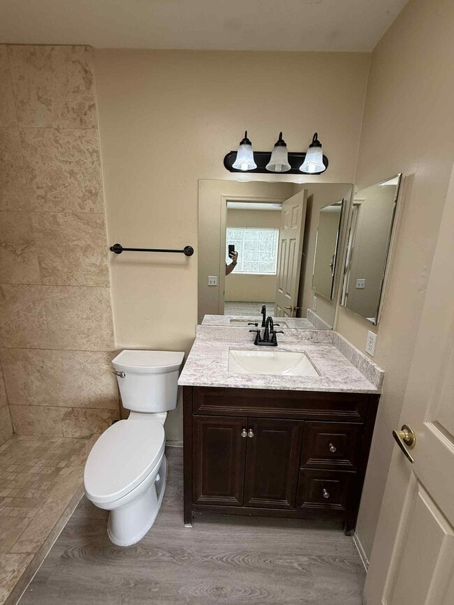 Building Photo - 500 N Forgeus Ave