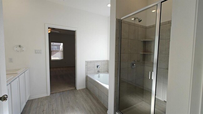 Building Photo - 106 Arbordale St