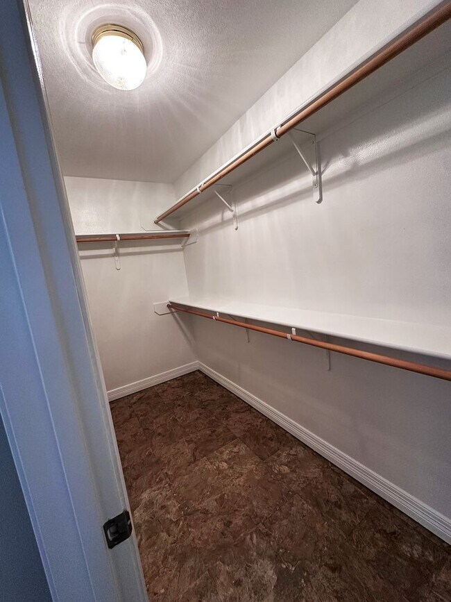 Building Photo - 505 Gaston Cir