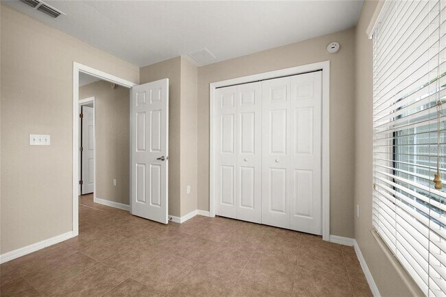 Building Photo - 5646 Great Egret Dr