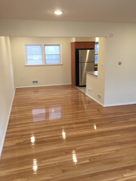 Building Photo - 14 Ayres Ct