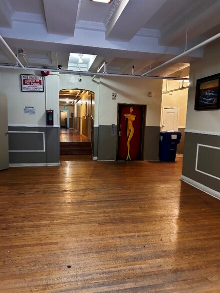 Building Photo - 1523 N McCadden Pl