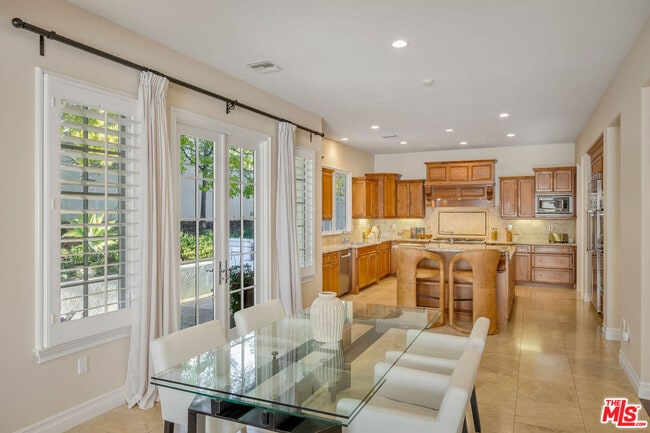 Building Photo - 25420 Prado De Azul