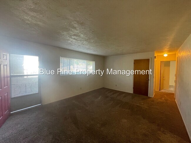 Building Photo - 1680 Calkins Ave