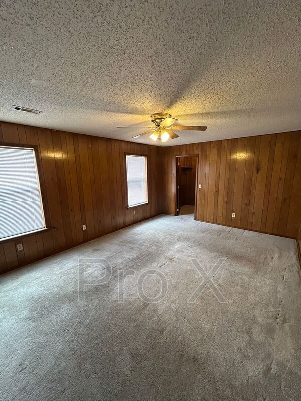 Building Photo - 1216 Highland Ave