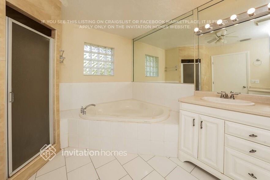 Building Photo - 5674 Parke Ave