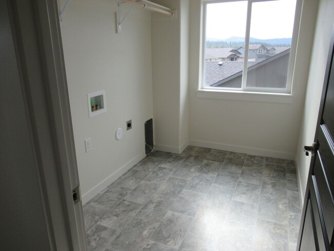 Building Photo - Beautiful  Home in Hayden