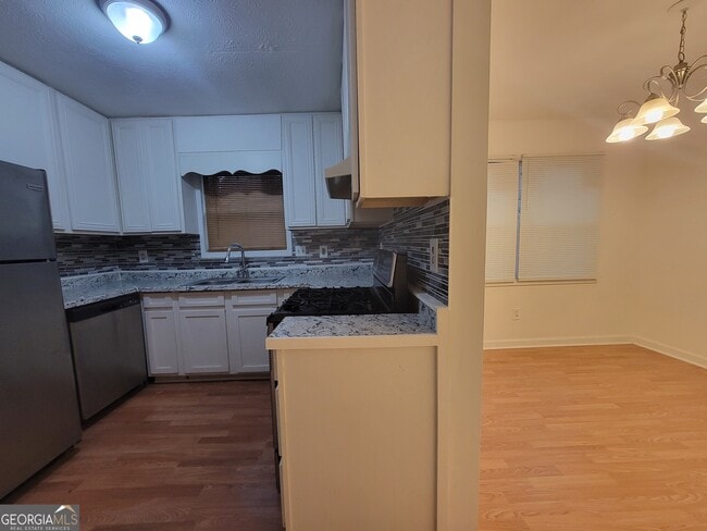 Building Photo - 1086 Summer Brook Anx