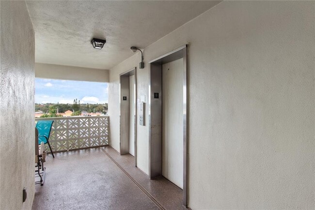 Building Photo - 1235 S Highland Ave