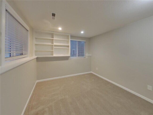 Building Photo - 6421 Limerick Dr