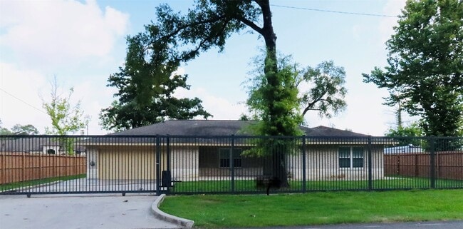 Building Photo - 13121 Unison Rd