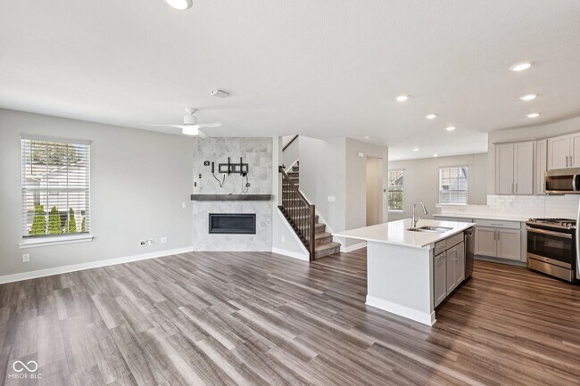 Building Photo - 17285 Dallington St