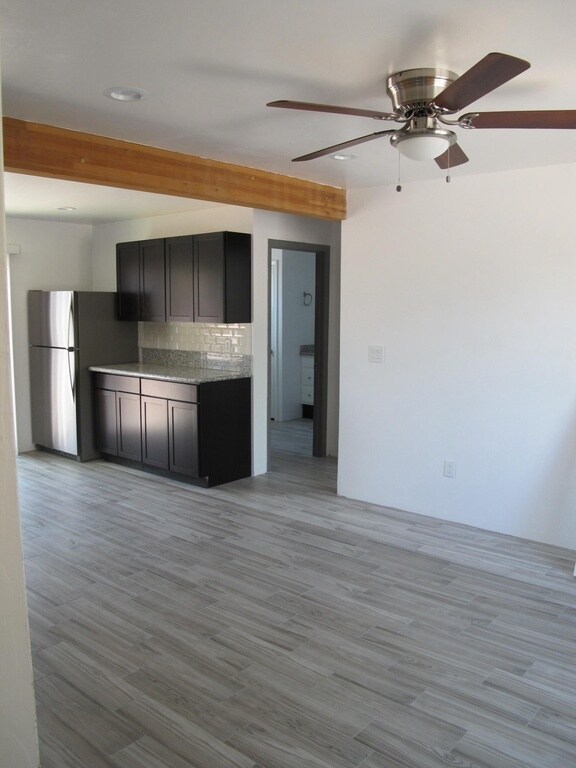 Building Photo - HOUSEE FOR RENT