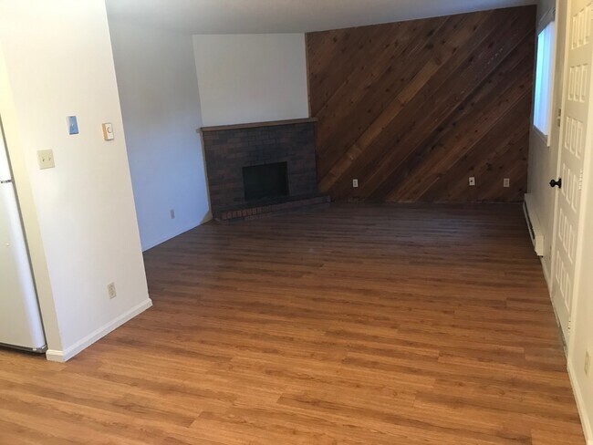 Building Photo - 7003 Tumbleweed Dr