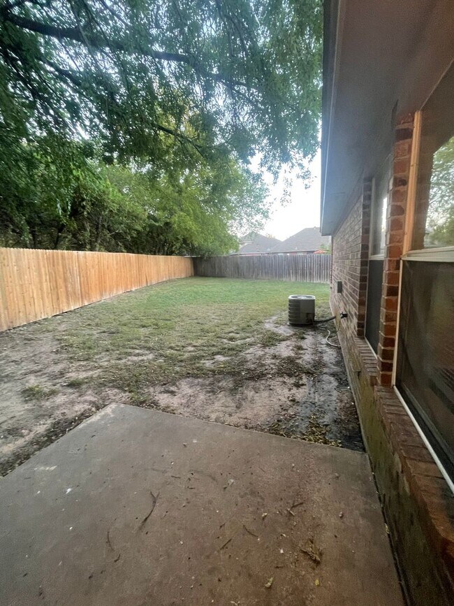 Building Photo - Full Brick Home in Mary's Creek Estates 3 bedroom 2 bath 2 car Garage