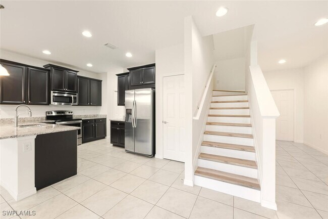 Building Photo - 10844 Alvara Way