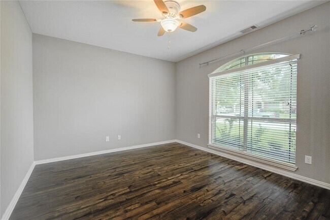 Building Photo - 7238 Thelfor Ct