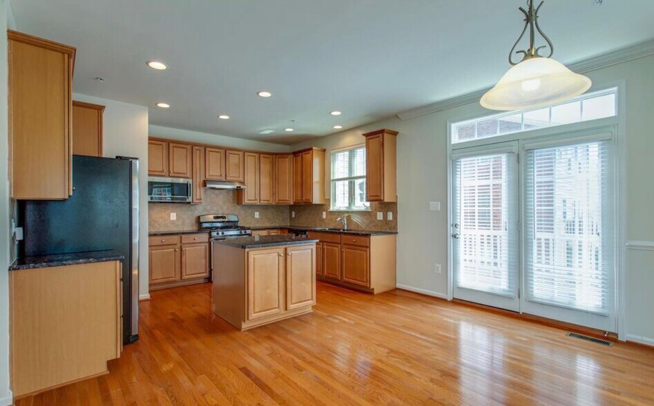 Building Photo - 3223 Careysbrook Ct