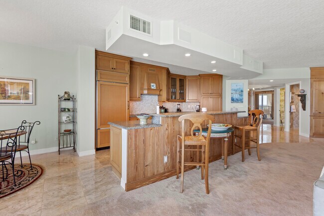 Building Photo - 3000 N Hwy A1A