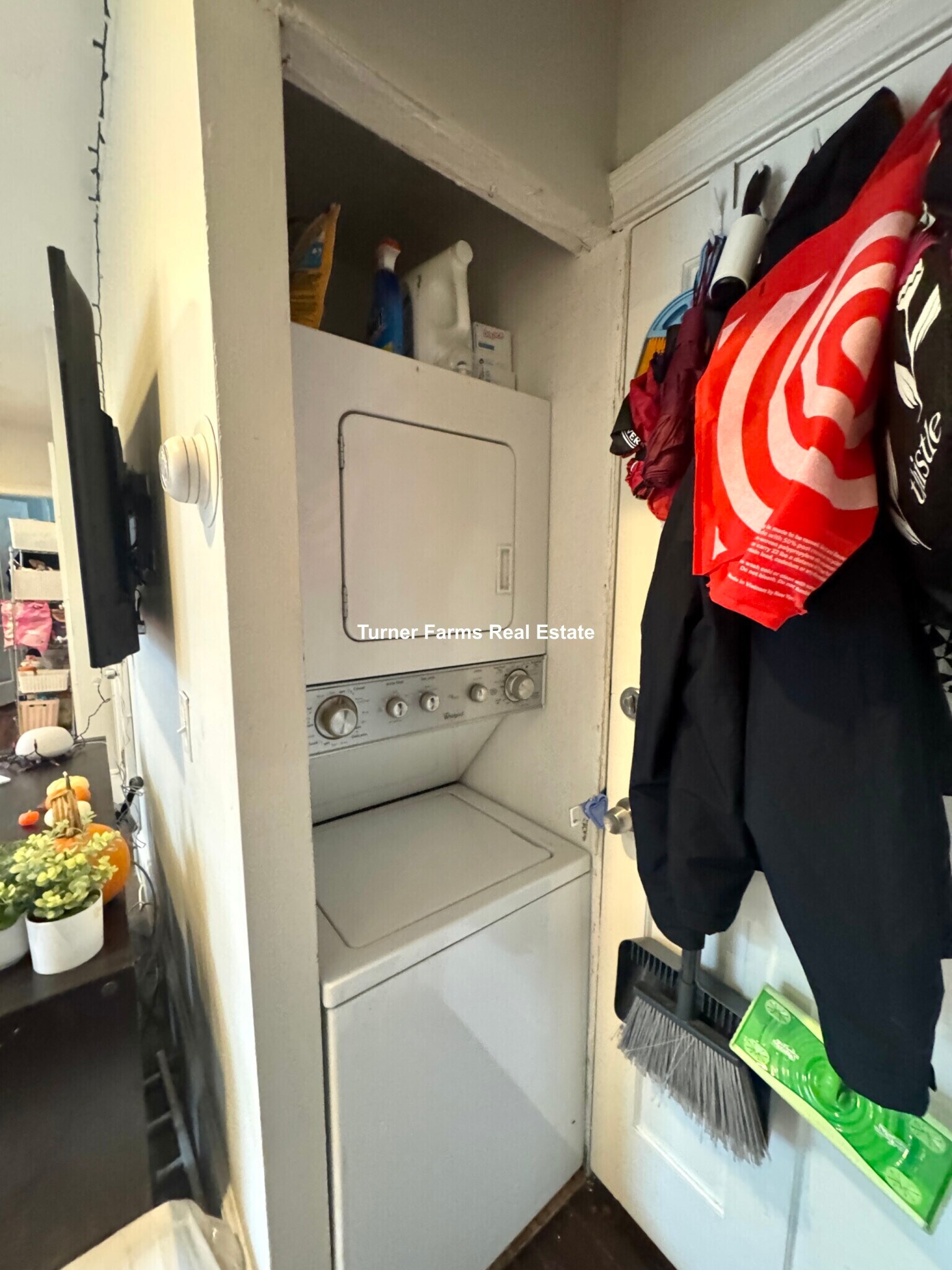 Building Photo - 717 Parker St