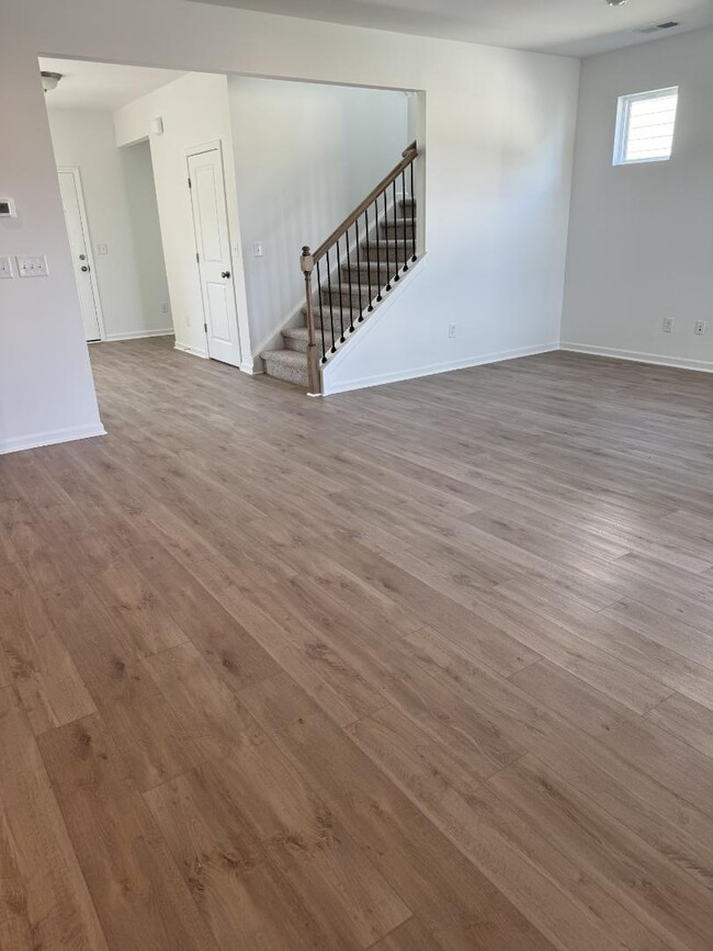 Building Photo - 329 Canonbury Dr