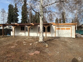 Building Photo - 2 Bedroom / 1 Bathroom / Washer & Dryer in...